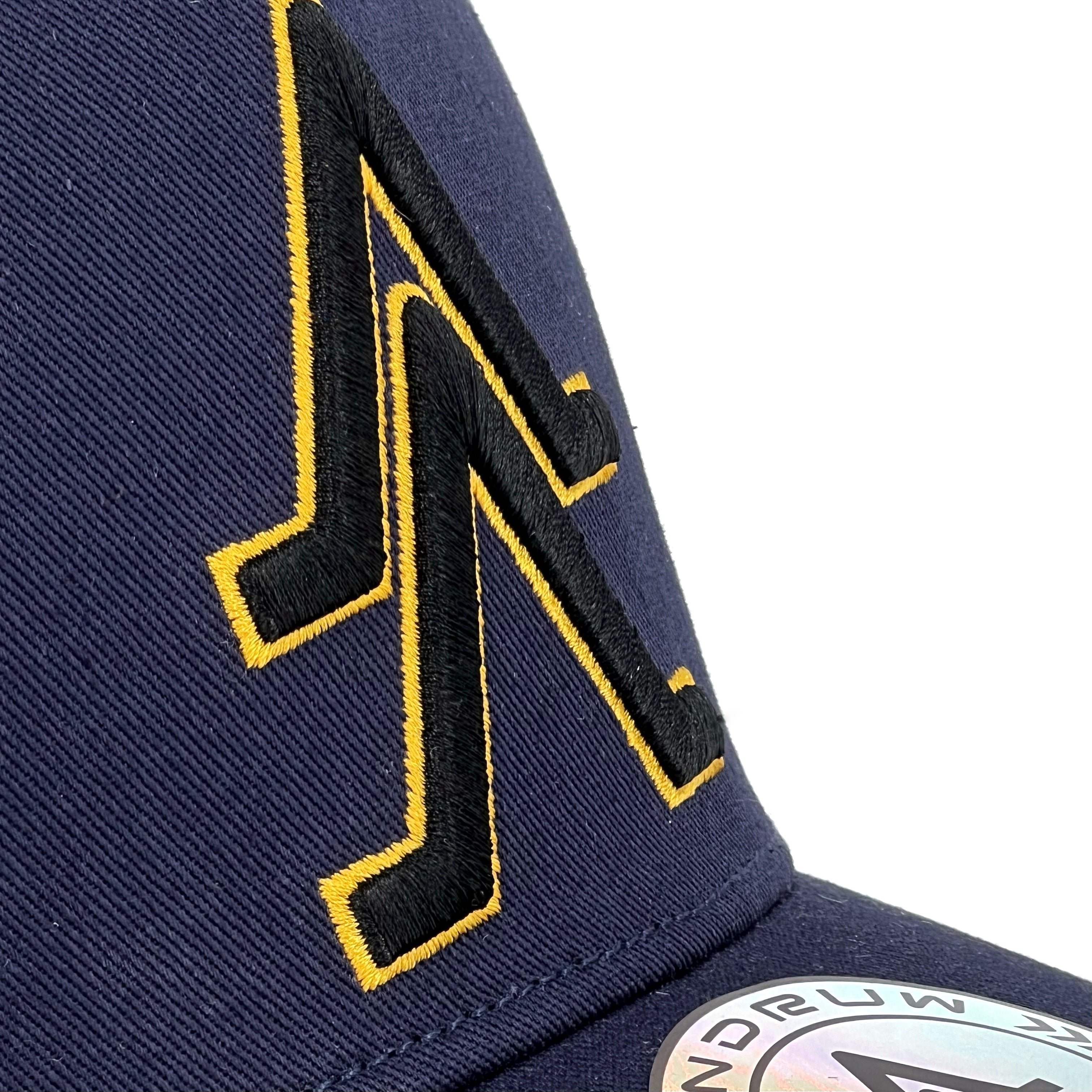 Andruw Apparel  #2409538 I A538